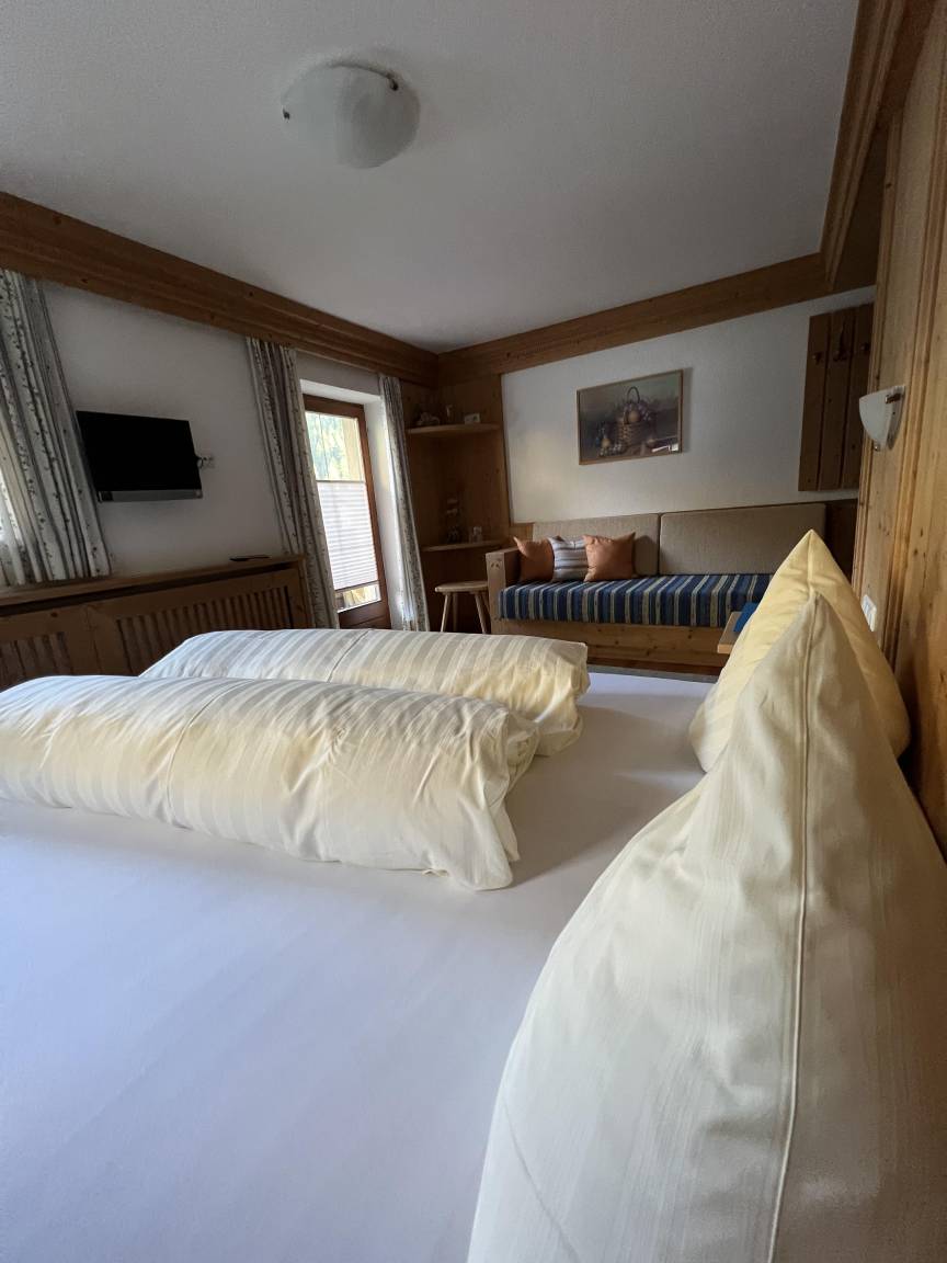 16 M² Hotel ∙ 1 Bedroom ∙ 3 Guests - Längenfeld