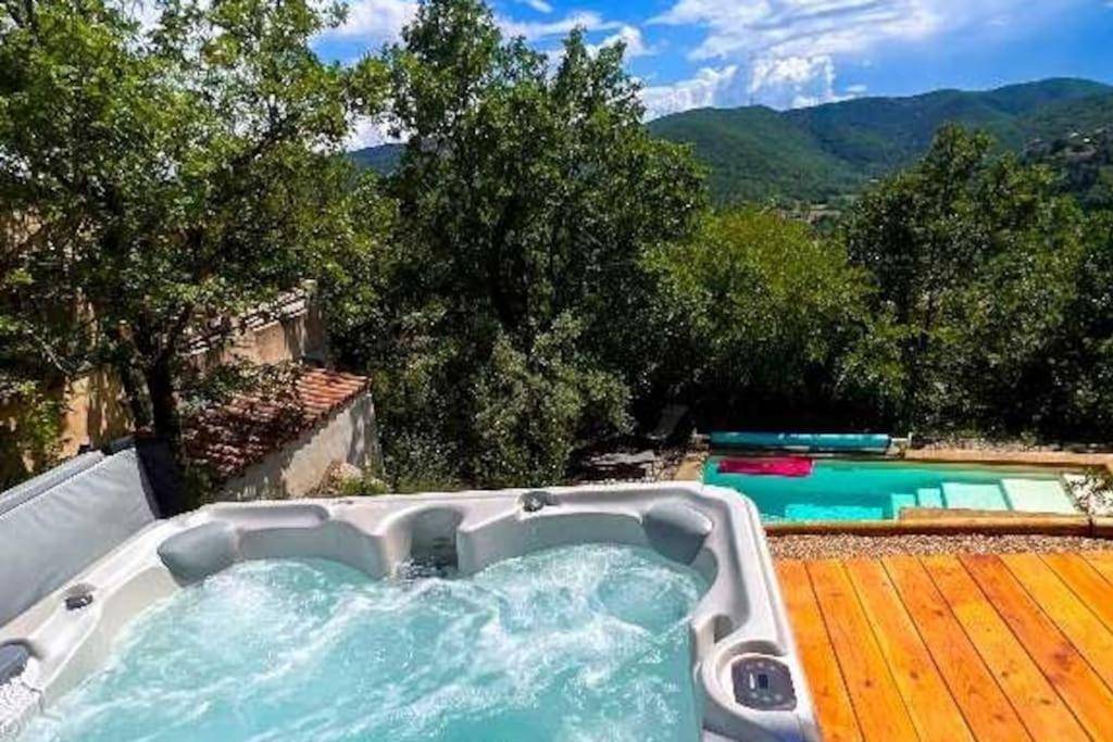 200 M² Maison De Vacances ∙ 6 Chambres ∙ 14 Personnes - Alba-la-Romaine