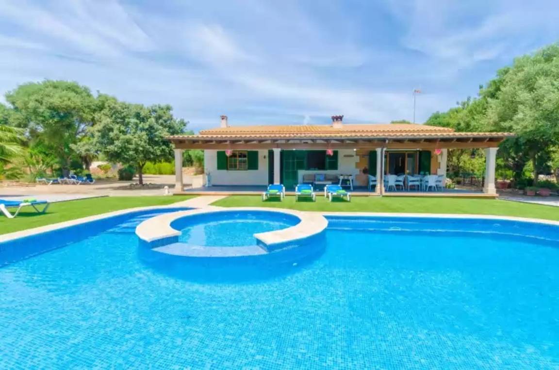 200 M² Villa ∙ 4 Chambres ∙ 8 Personnes - Algaida