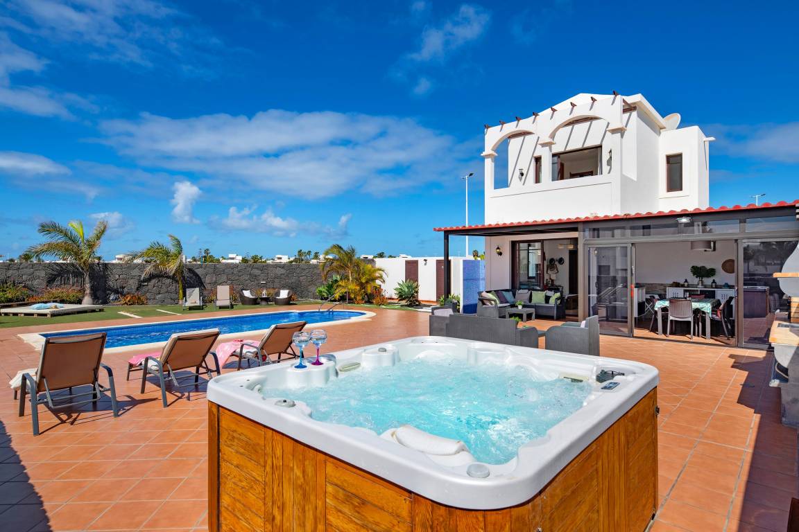 100 M² Huis ∙ 2 Slaapkamers ∙ 4 Gasten - Lanzarote