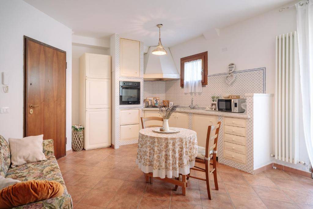 55 M² Apartment ∙ 1 Bedroom ∙ 2 Guests - Lucca
