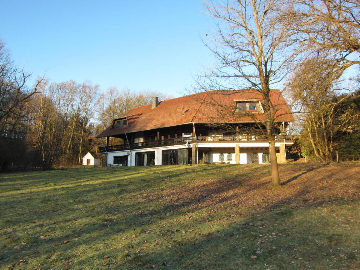 140 M² Ferienwohnung ∙ 1 Schlafzimmer ∙ 4 Gäste - Hachenburg