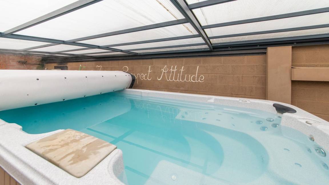 360 M² Huis ∙ 3 Slaapkamers ∙ 10 Gasten - Limburg