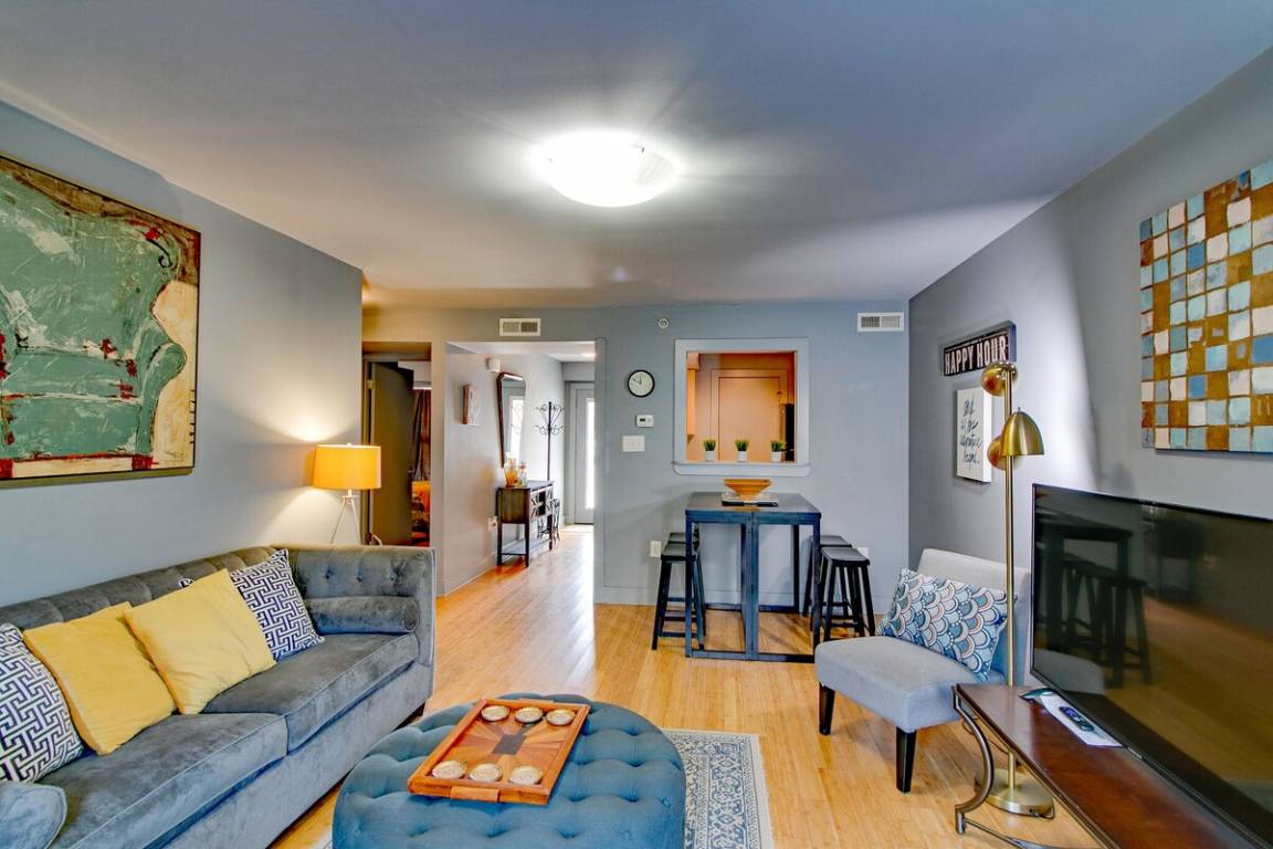 79 M² Condo ∙ 2 Bedrooms ∙ 6 Guests - Clarksville, TN