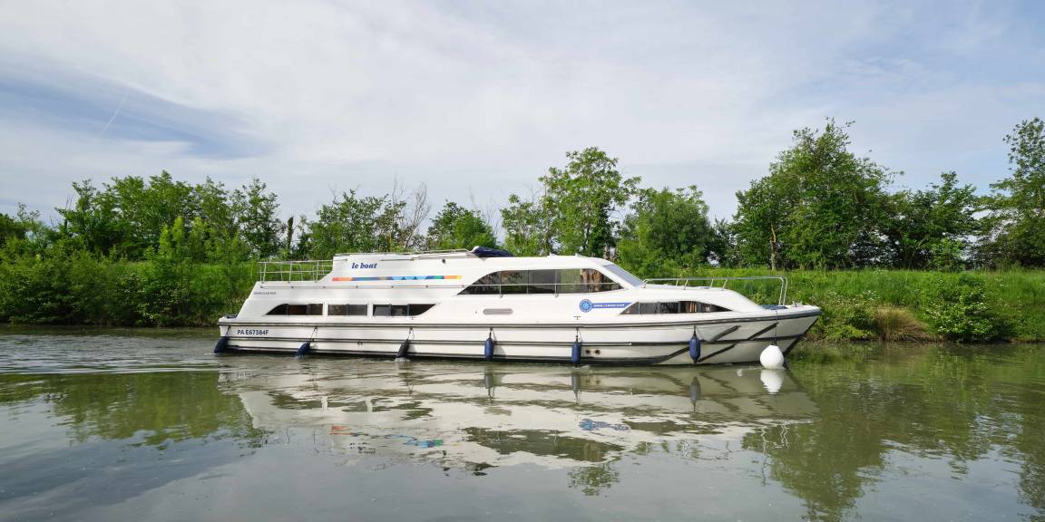 Péniche ∙ 5 Chambres ∙ 12 Personnes - Nièvre