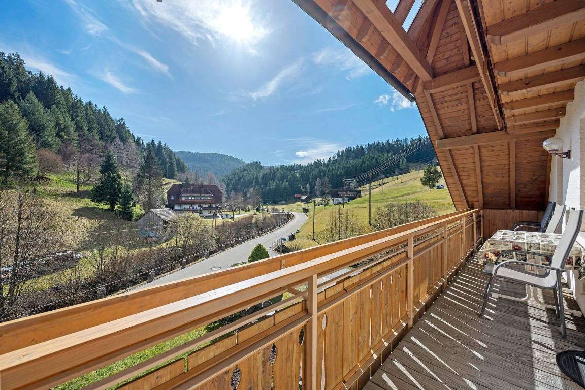 75 M² Ferienwohnung ∙ 2 Schlafzimmer ∙ 5 Gäste - Freudenstadt