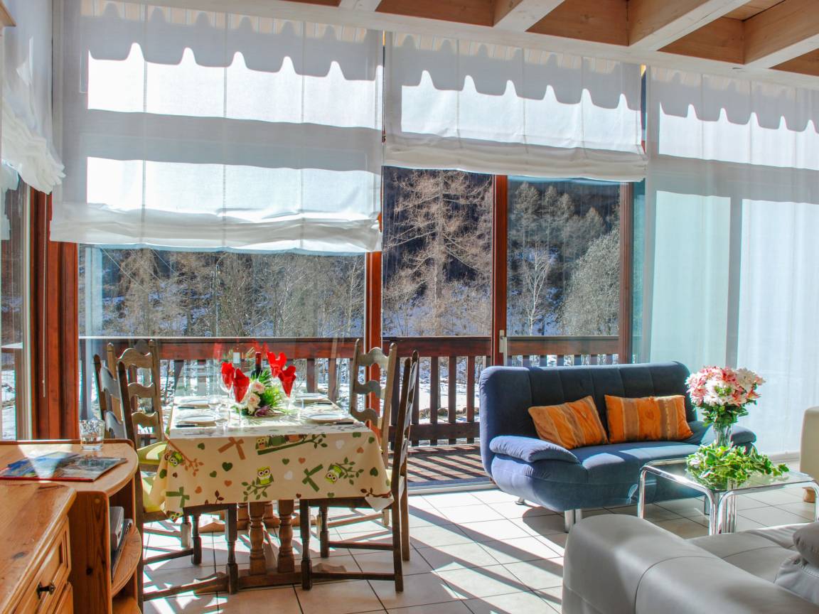 75 M² Ferienwohnung ∙ 2 Schlafzimmer ∙ 5 Gäste - Sonogno