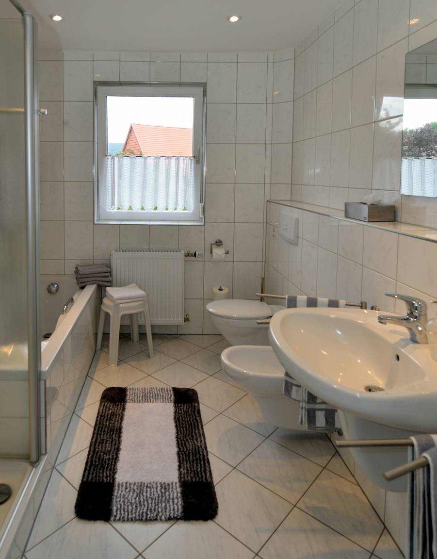 100 m² Ferienwohnung ∙ 3 Schlafzimmer ∙ 6 Gäste – Bild 10