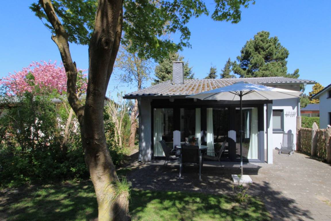 74 M² Ferienhaus ∙ 2 Schlafzimmer ∙ 6 Gäste - Ahrenshoop