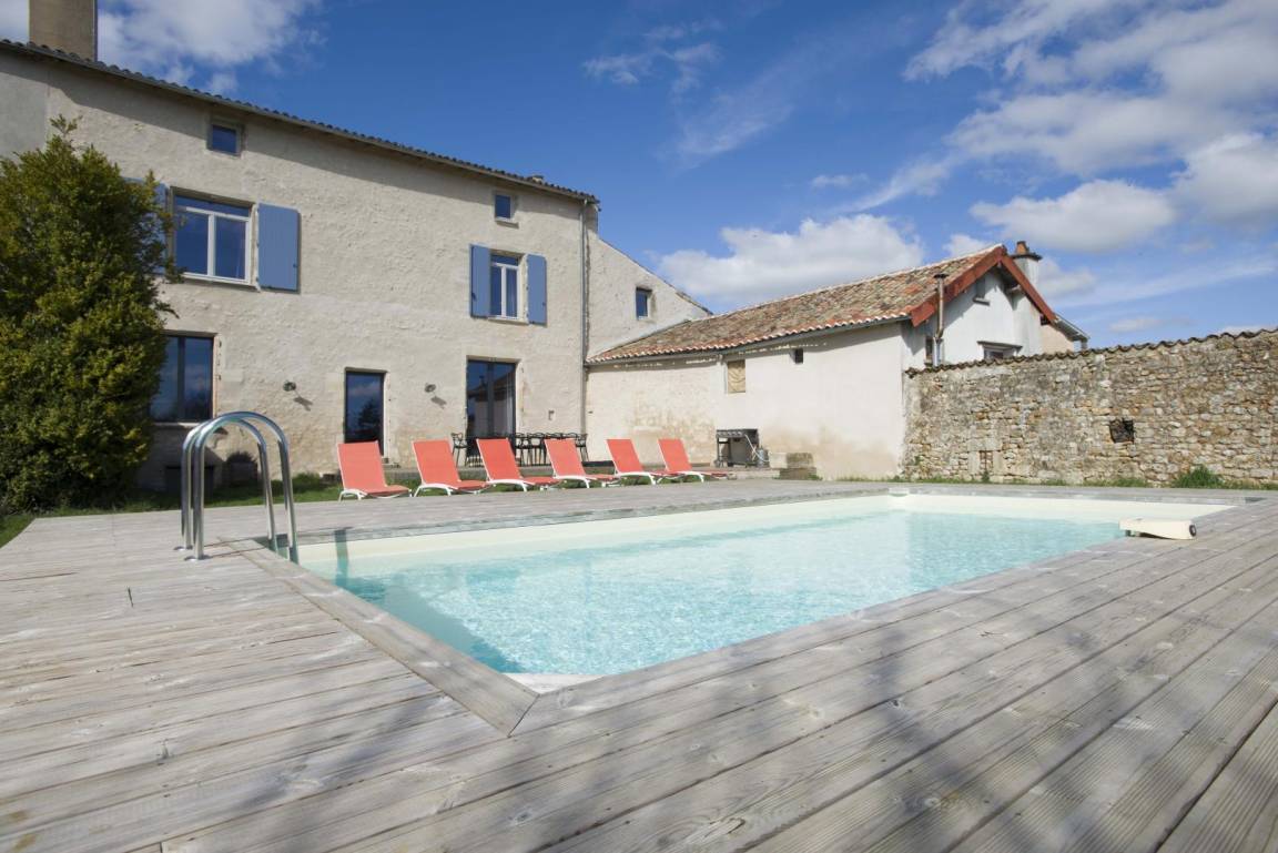 270 m&sup2; G&icirc;te 4 Schlafzimmer 12 G&auml;ste
