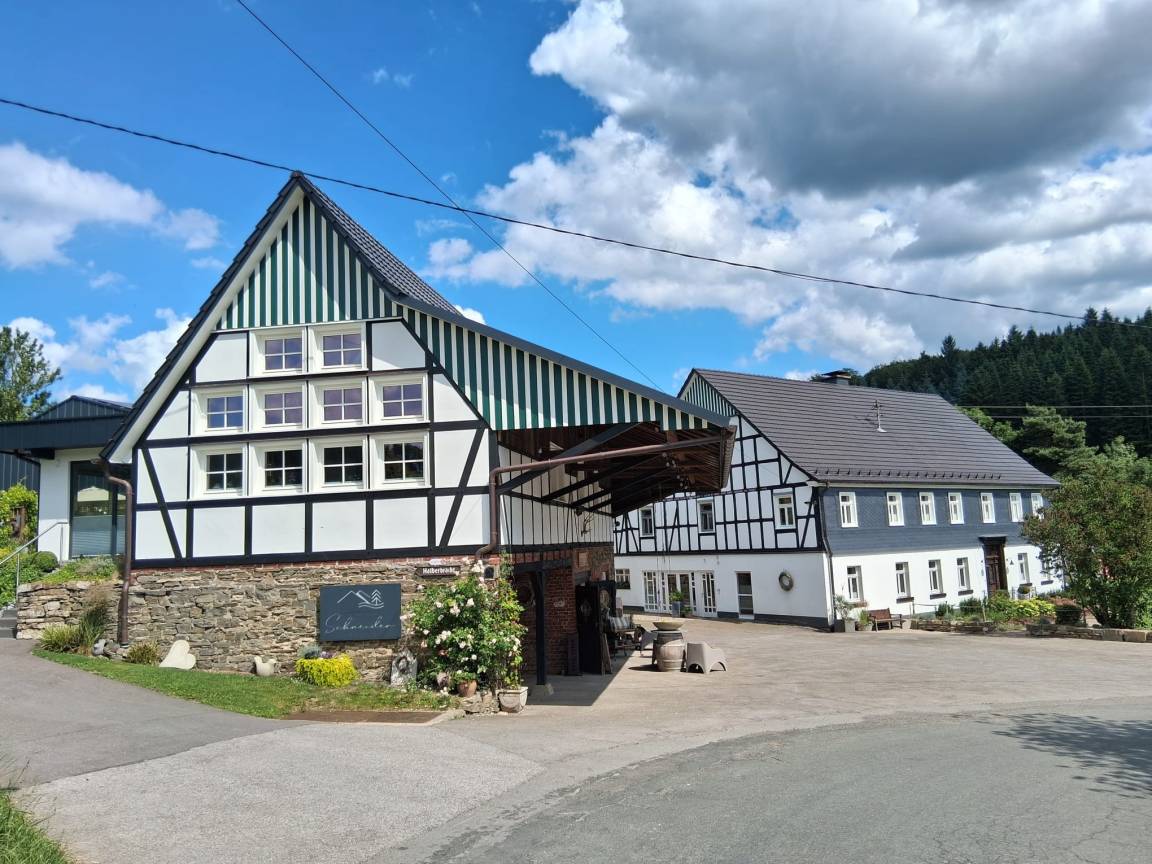 110 M² Ferienwohnung ∙ 3 Schlafzimmer ∙ 6 Gäste - Lennestadt