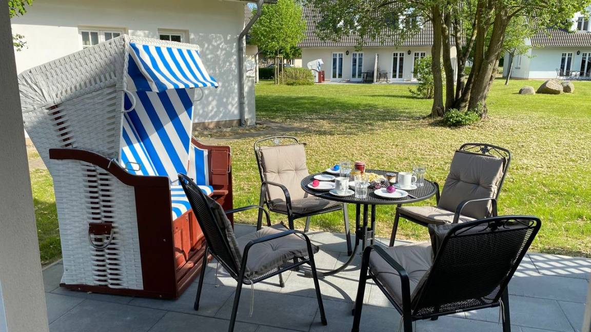 64 M² House ∙ 2 Bedrooms ∙ 6 Guests - Warnemünde