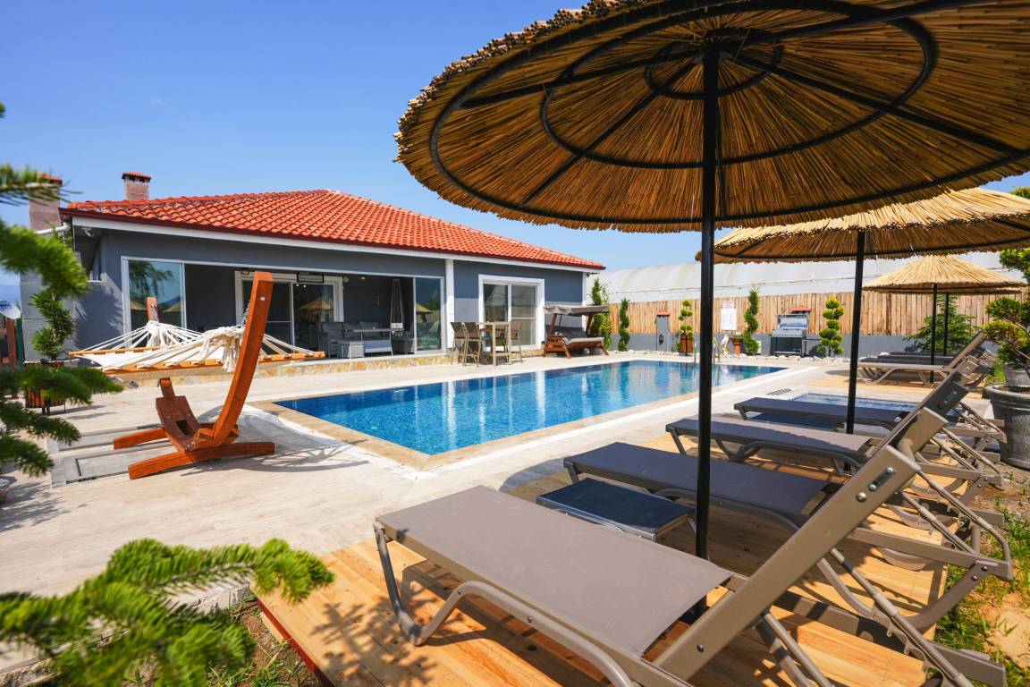 180 M² Villa ∙ 4 Chambres ∙ 8 Personnes - Dalyan
