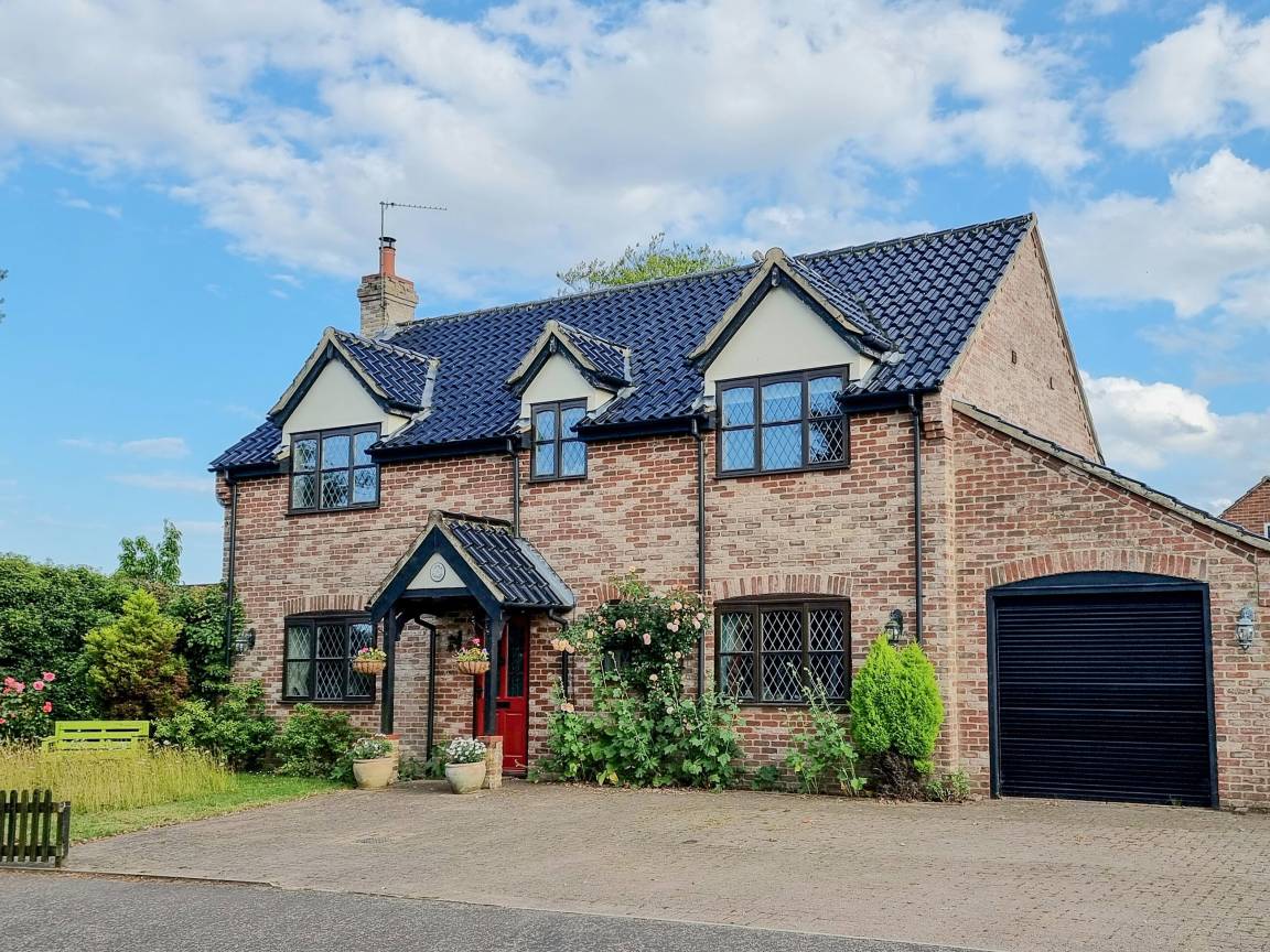 Cottage ∙ 4 Bedrooms ∙ 8 Guests - Sea Palling