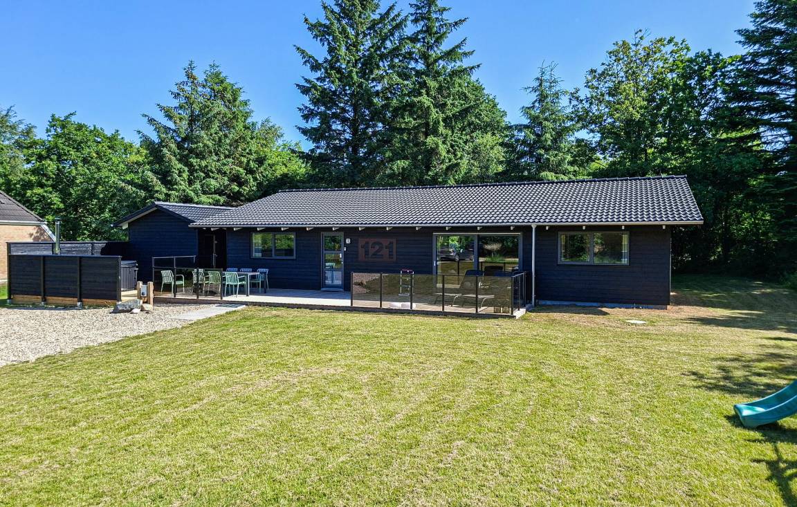 140 M² Ferienhaus ∙ 4 Schlafzimmer ∙ 8 Gäste - Oksböl