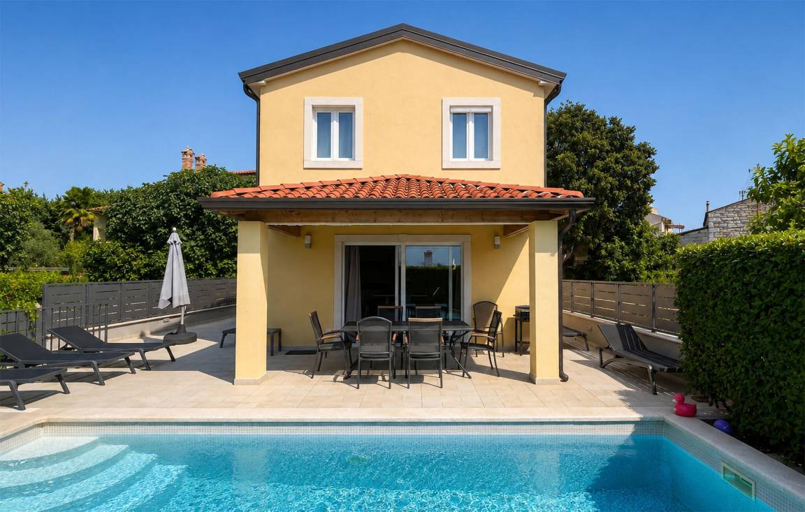 120 M² Maisonette ∙ 3 Bedrooms ∙ 6 Guests - Porec