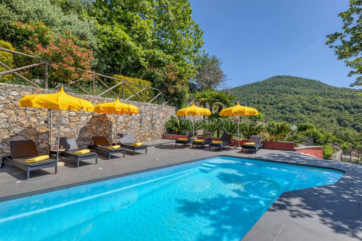280 M² Villa ∙ 4 Schlafzimmer ∙ 8 Gäste - Ceriale