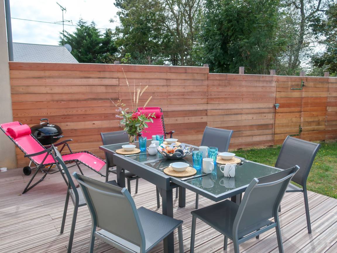 80 M² Ferienhaus ∙ 2 Schlafzimmer ∙ 6 Gäste - Portbail