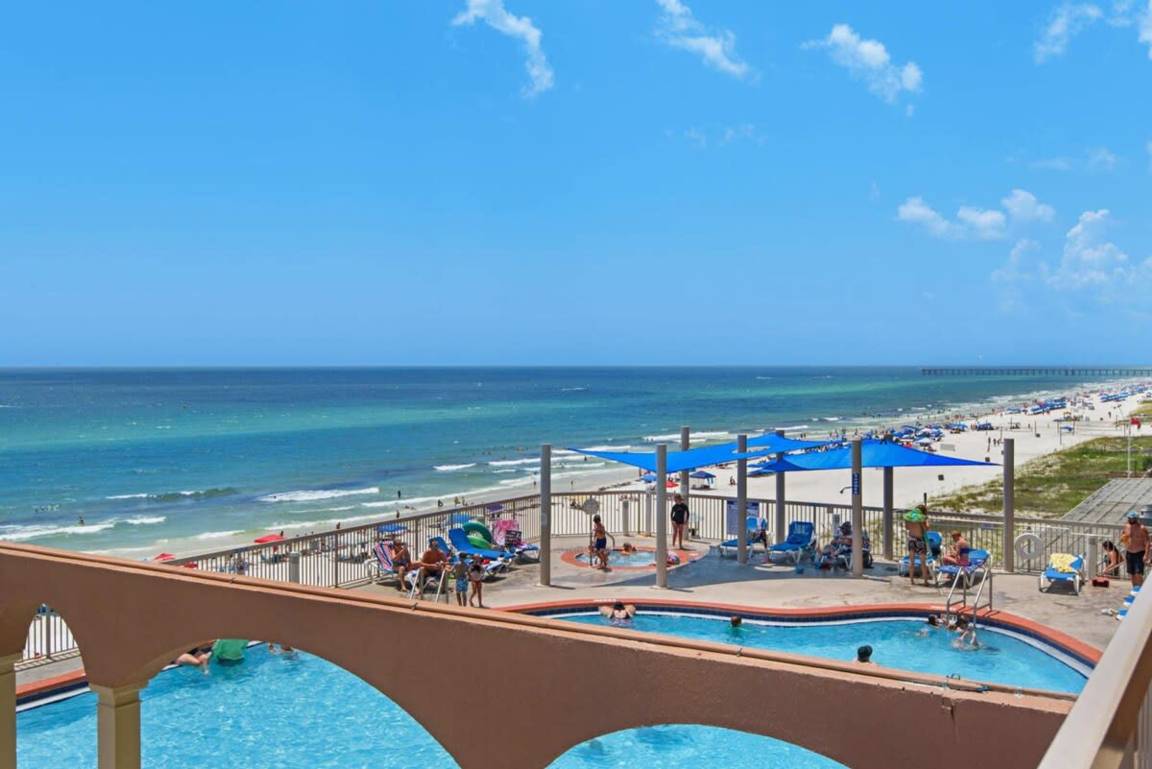Apartment ∙ 2 Bedrooms ∙ 6 Guests - Panama City Beach, FL