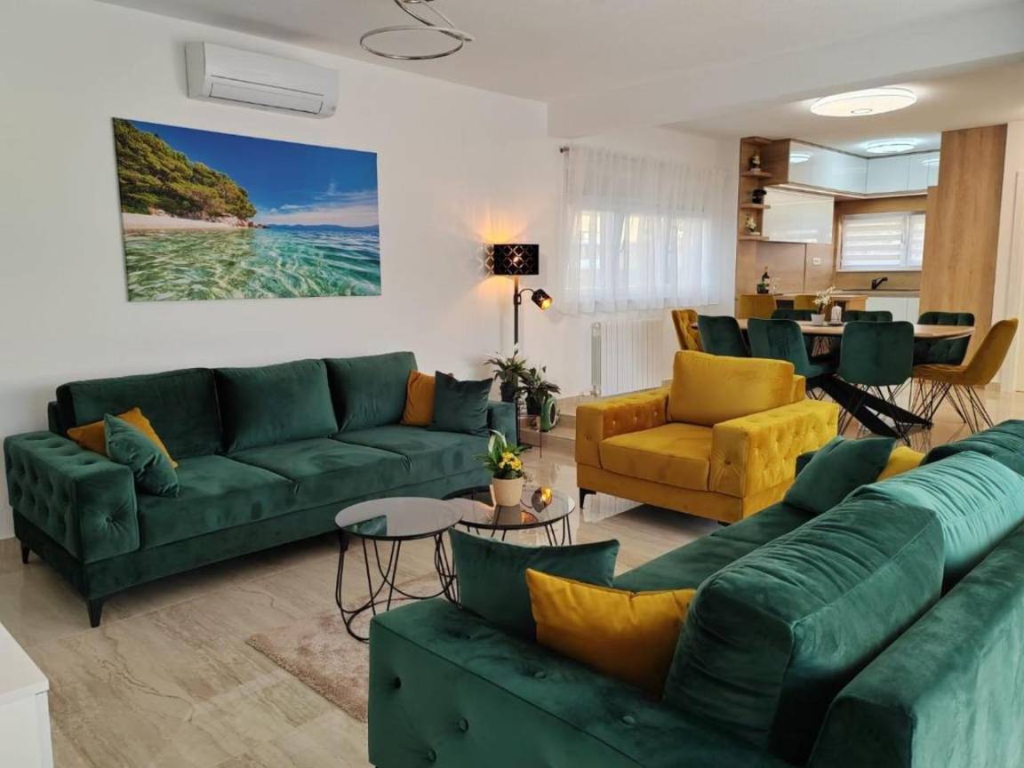 240 M² Maison De Vacances ∙ 5 Chambres ∙ 10 Personnes - Sinj