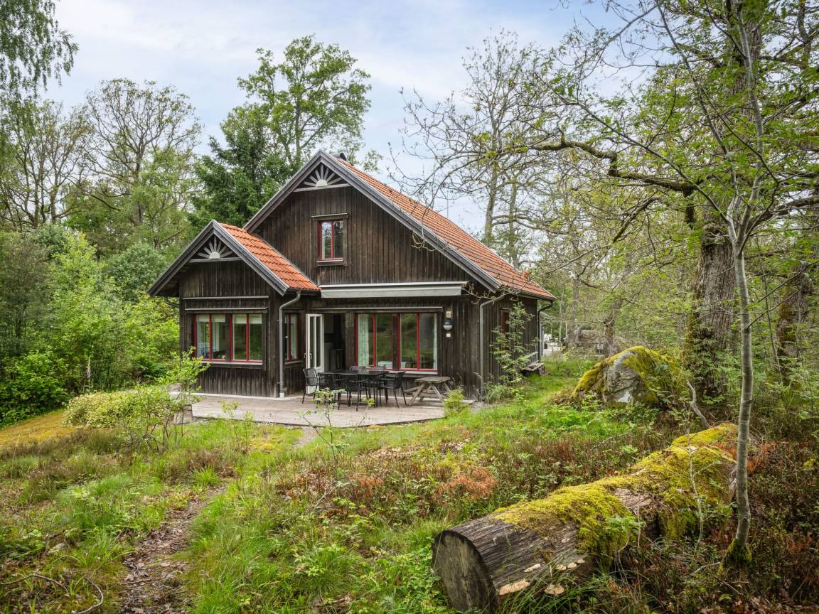 94 M² House ∙ 4 Bedrooms ∙ 5 Guests - Alingsås