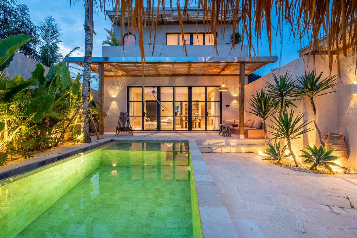 160 M² Villa ∙ 2 Bedrooms ∙ 4 Guests - Canggu