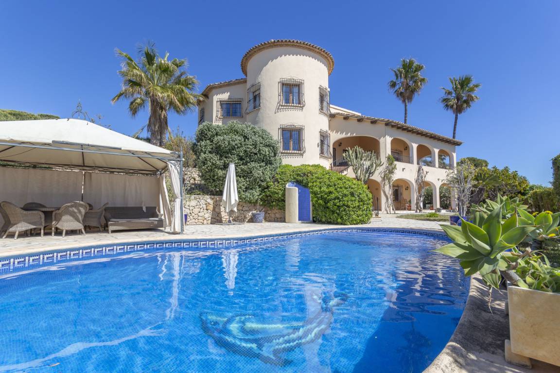 350 M² Villa ∙ 5 Habitaciones ∙ 10 Huéspedes - Calpe
