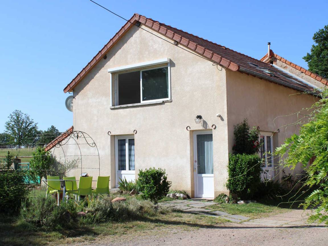 100 M² Cottage ∙ 2 Bedrooms ∙ 8 Guests - Auvergne