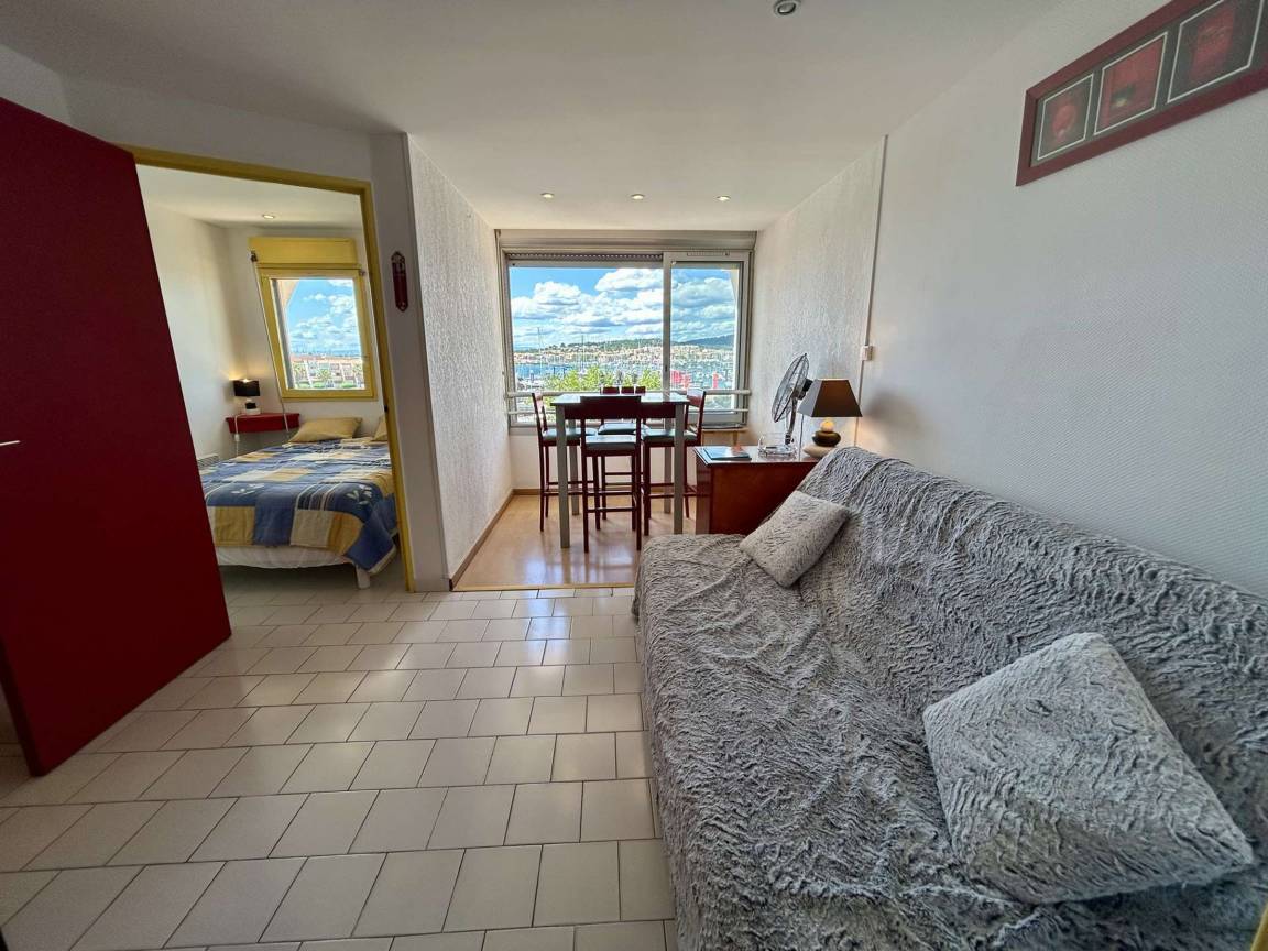 27 M² Apartment ∙ 1 Bedroom ∙ 5 Guests - Sète