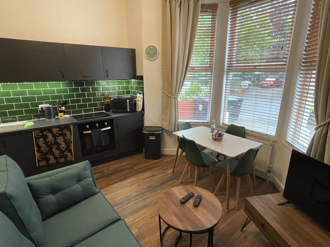 38 M² Appartement ∙ 2 Chambres ∙ 4 Personnes - Birmingham