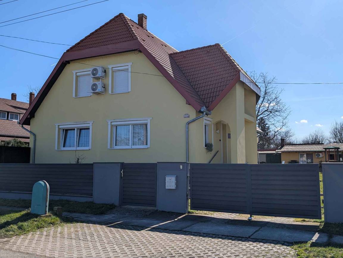 170 M² Ferienhaus ∙ 4 Schlafzimmer ∙ 11 Gäste - Gyenesdiás