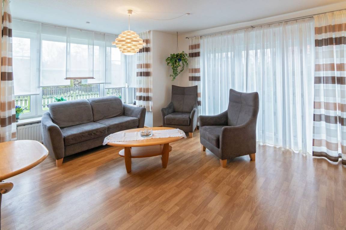 75 M² Ferienhaus ∙ 2 Schlafzimmer ∙ 4 Gäste - Dornum