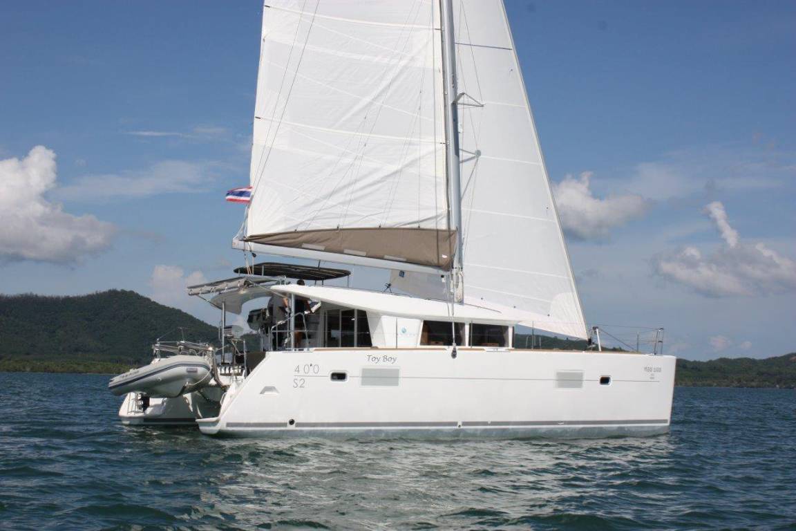 12 M² Houseboat ∙ 4 Bedrooms ∙ 8 Guests - Phuket
