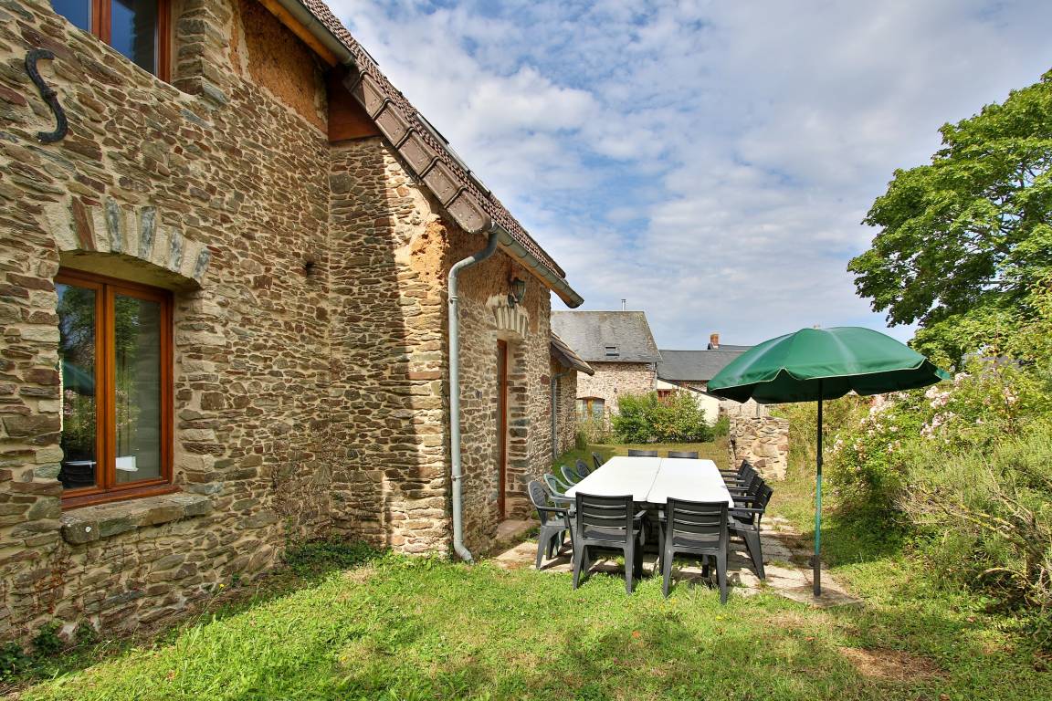 160 M² House ∙ 7 Bedrooms ∙ 14 Guests - Saint-Lô