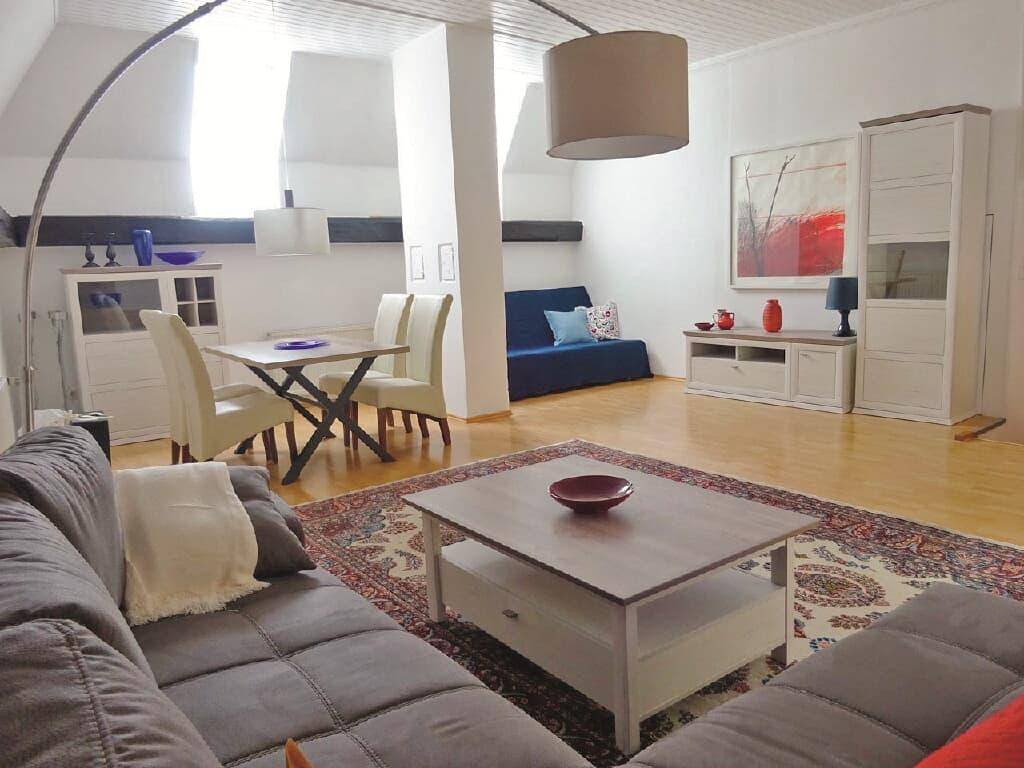 100 M² Apartment ∙ 1 Bedroom ∙ 4 Guests - Neutraubling