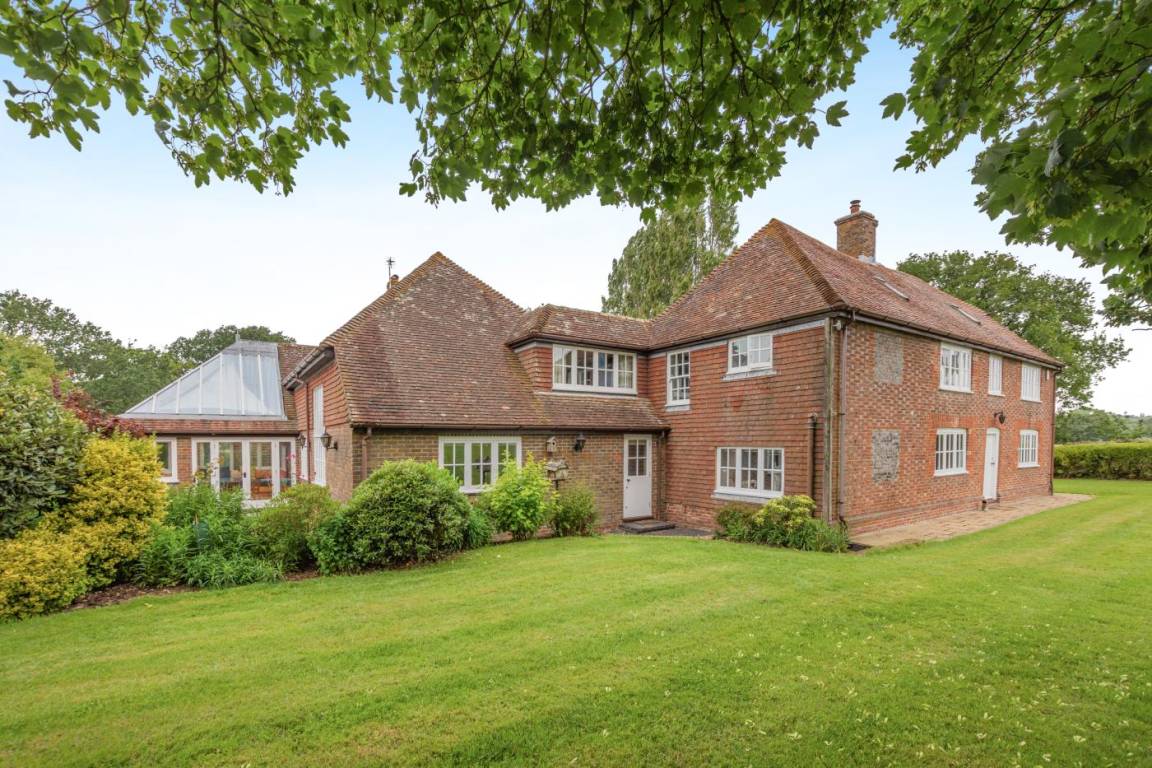 Cottage ∙ 5 Bedrooms ∙ 12 Guests - Pevensey Bay