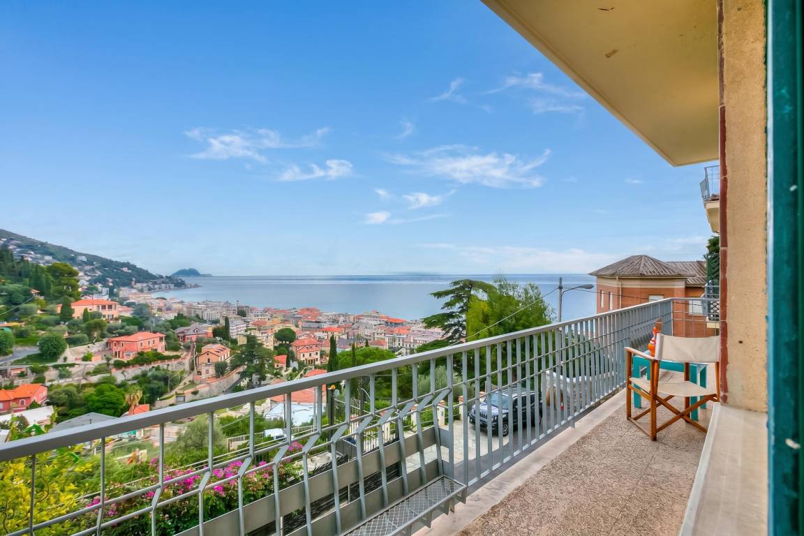 70 M² Apartment ∙ 2 Bedrooms ∙ 4 Guests - Alassio