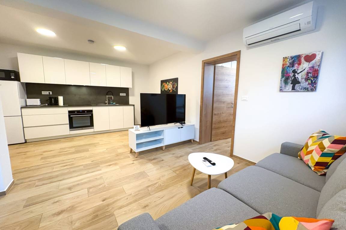 65 M² Apartamento ∙ 2 Habitaciones ∙ 6 Huéspedes - Liubliana