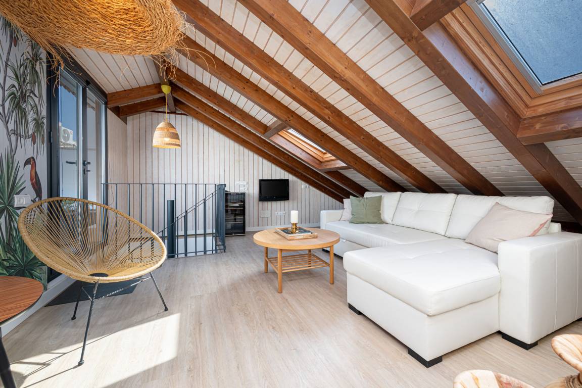 96 M² Ferienwohnung ∙ 2 Schlafzimmer ∙ 4 Gäste - Málaga