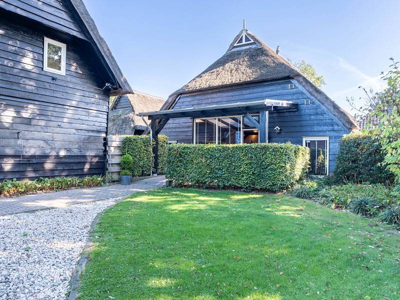 Huis ∙ 9 Slaapkamers ∙ 25 Gasten - Meppel