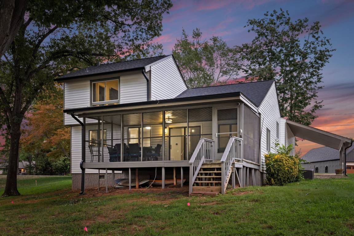 127 M² House ∙ 3 Bedrooms ∙ 6 Guests - Mooresville, NC