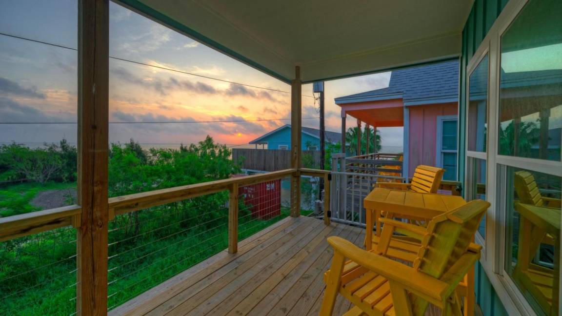 102 M² House ∙ 3 Bedrooms ∙ 6 Guests - Corpus Christi, TX