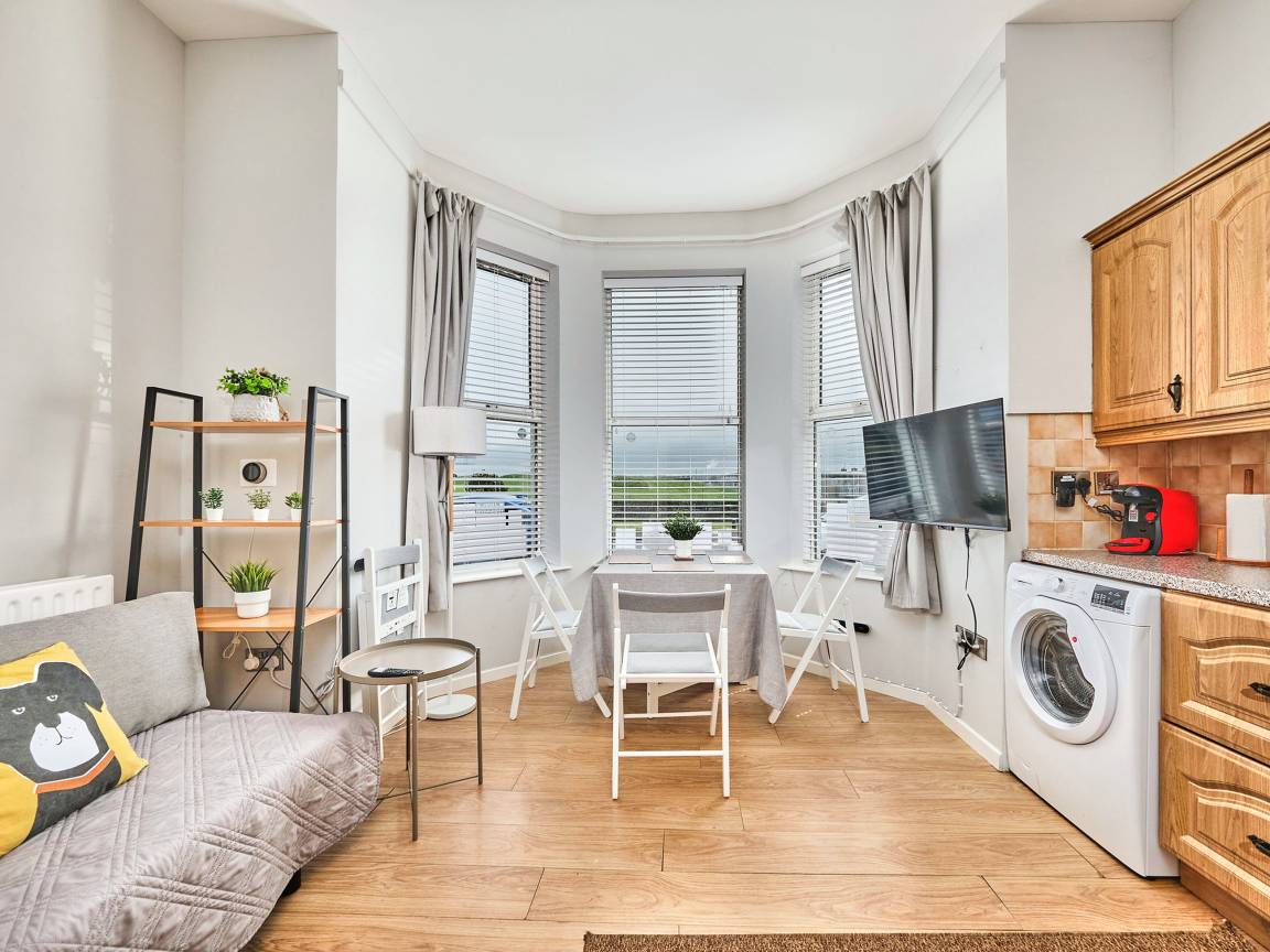 Apartment ∙ 1 Bedroom ∙ 4 Guests - Castlerock