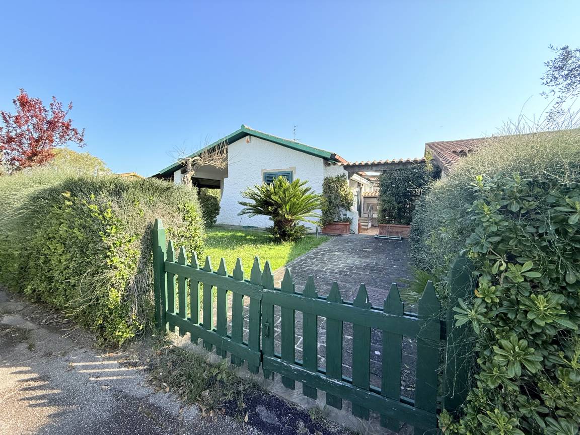 120 M² Villa ∙ 3 Bedrooms ∙ 6 Guests - Ancona