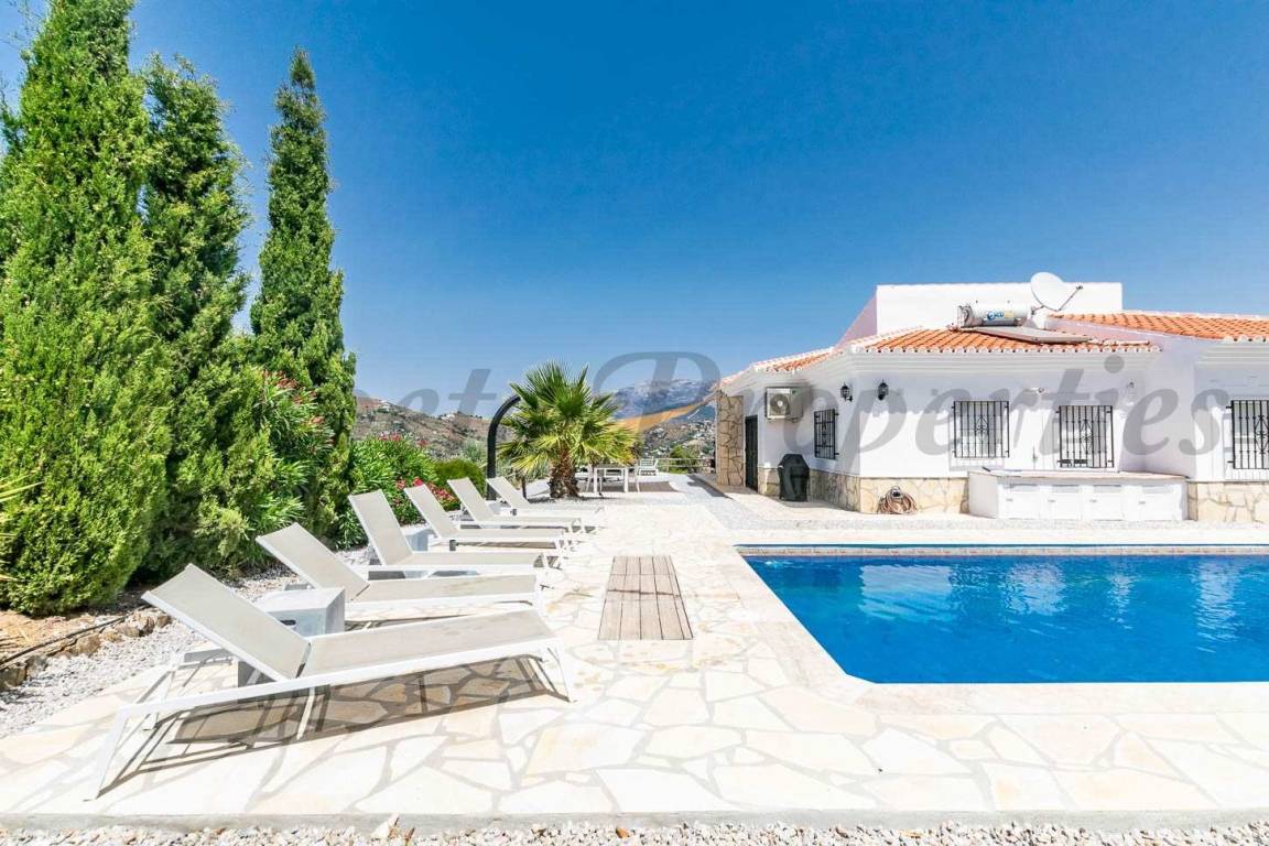 122 M² Villa ∙ 3 Slaapkamers ∙ 6 Gasten - Cómpeta