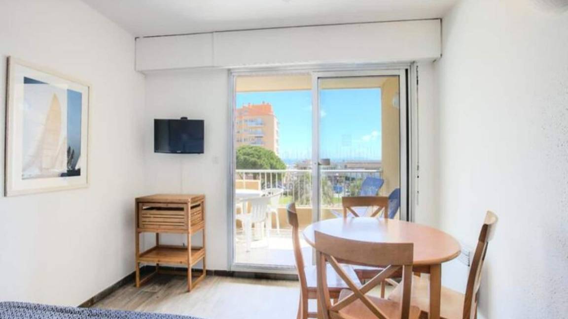 30 M² Appartement ∙ 1 Chambre ∙ 4 Personnes - Hyères