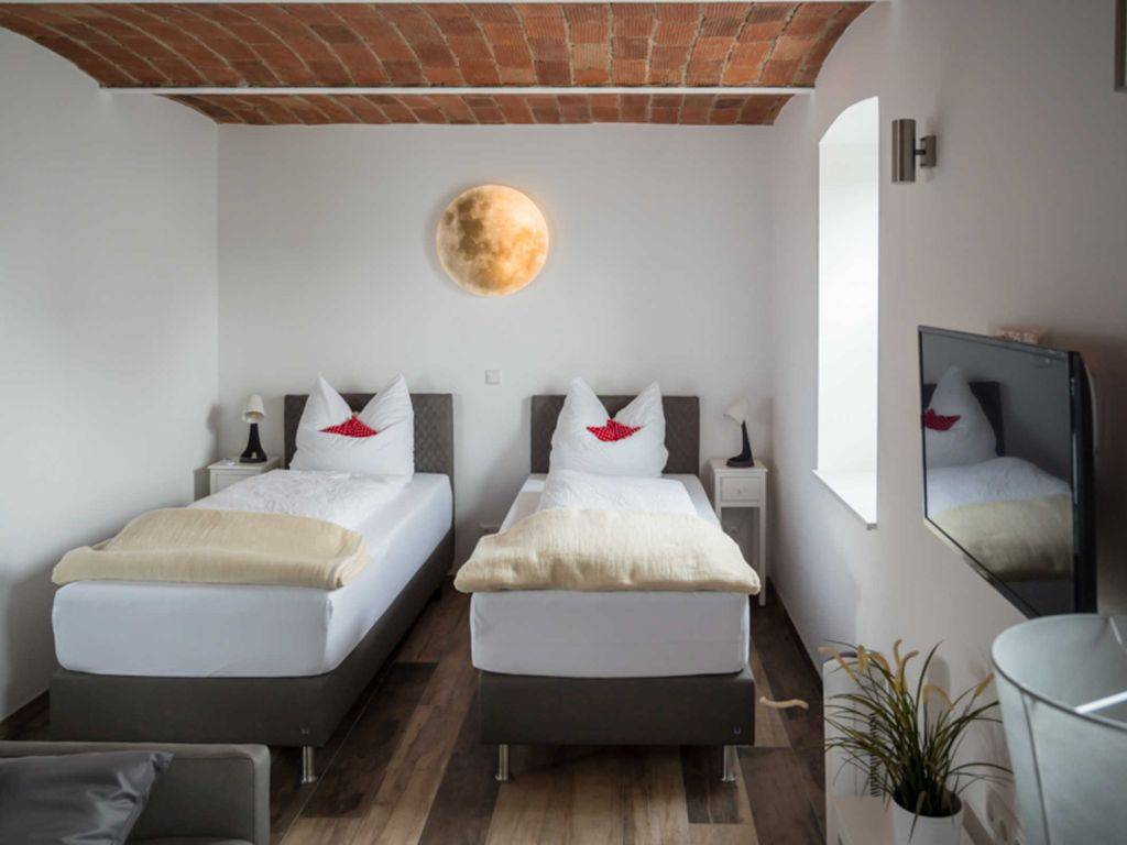 32 M² Ferienwohnung ∙ 1 Schlafzimmer ∙ 4 Gäste - Falkenberg/Elster