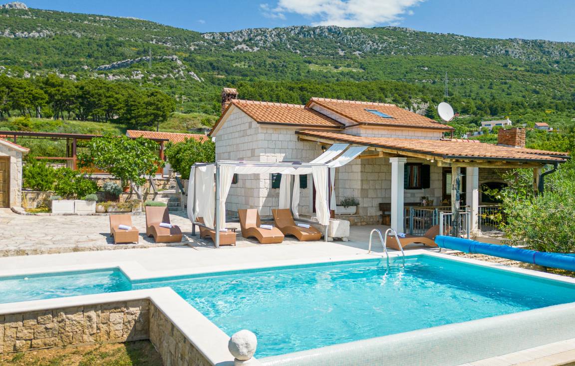 142 M² Casa ∙ 3 Habitaciones ∙ 8 Huéspedes - Split