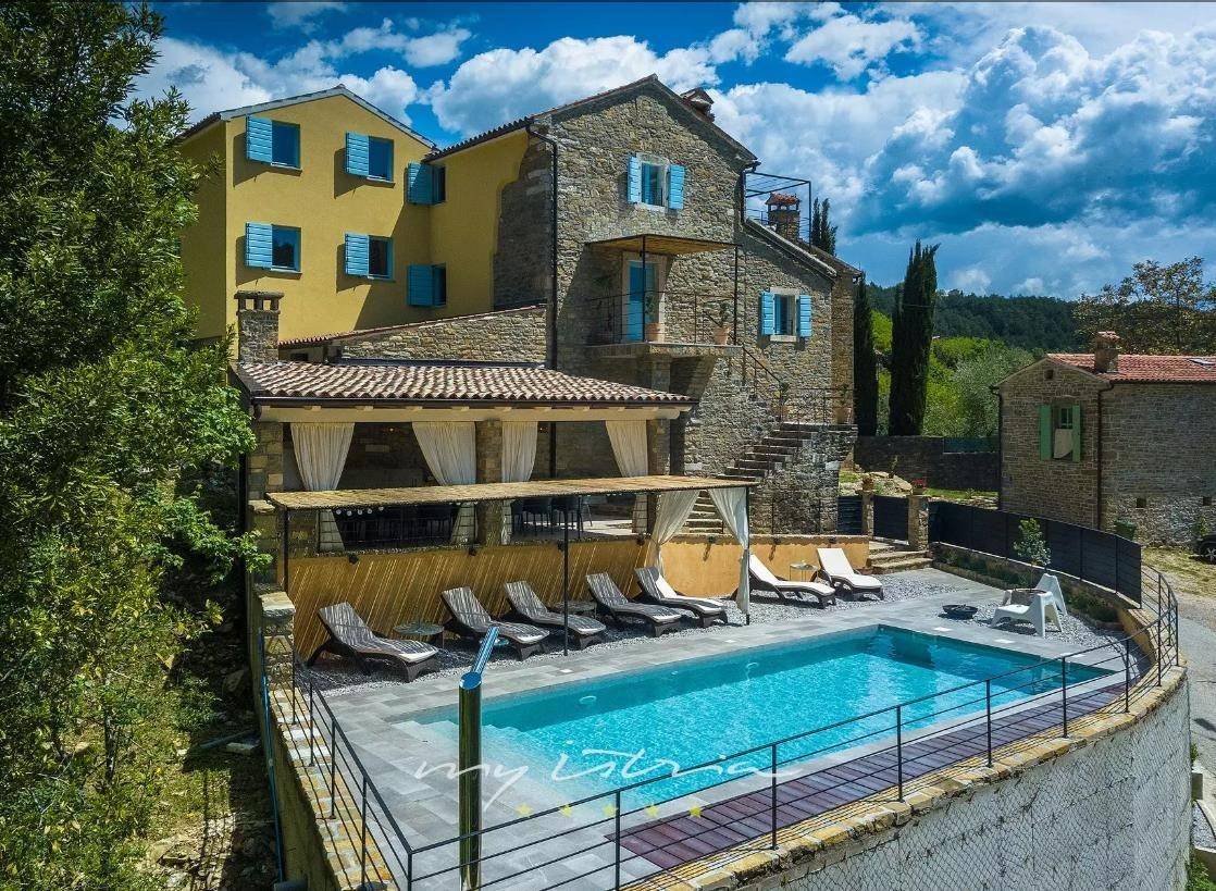 390 M² Villa Vacanza ∙ 5 Camere Da Letto ∙ 12 Ospiti - Montona