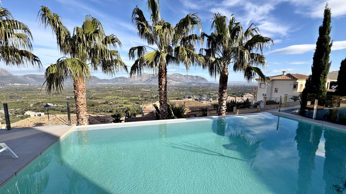 146 M² Villa ∙ 3 Bedrooms ∙ 6 Guests - Orba